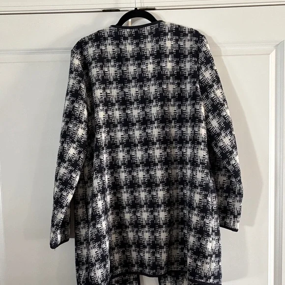 Navy and White Patterned Coat NWT - Picture 9 of 10
